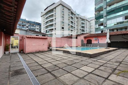 Casa à venda com 366m², 6 quartos e 2 vagasPiscina
