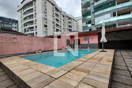 Casa à venda com 366m², 6 quartos e 2 vagasPiscina