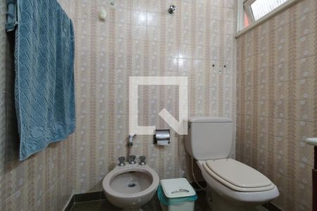 Casa à venda com 366m², 6 quartos e 2 vagasBanheiro social