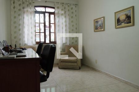 Casa à venda com 366m², 6 quartos e 2 vagasQuarto 5