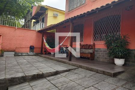 Casa à venda com 366m², 6 quartos e 2 vagasDetalhe