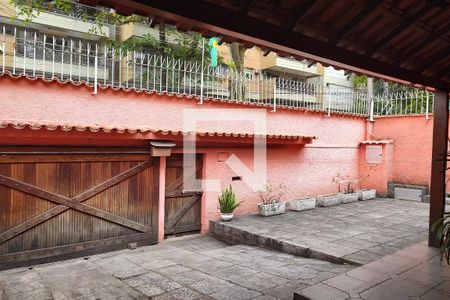 Casa à venda com 366m², 6 quartos e 2 vagasFachada Externa