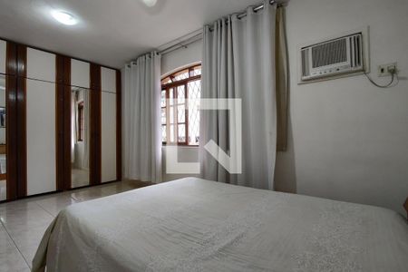 Casa à venda com 366m², 6 quartos e 2 vagasQuarto Suíte 1