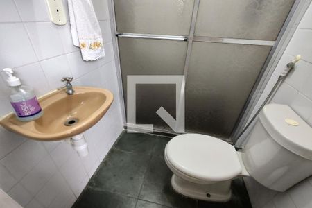 Casa à venda com 366m², 6 quartos e 2 vagasBanheiro da Suíte 2