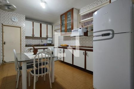 Casa à venda com 366m², 6 quartos e 2 vagasCozinha - Armários