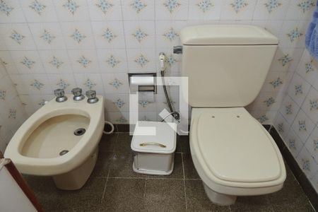 Casa à venda com 366m², 6 quartos e 2 vagasBanheiro da Suíte 1