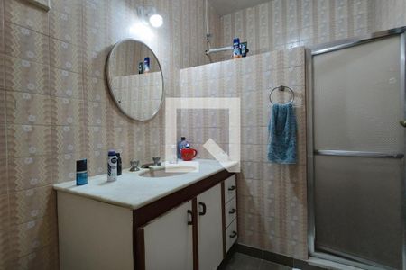 Casa à venda com 366m², 6 quartos e 2 vagasBanheiro social