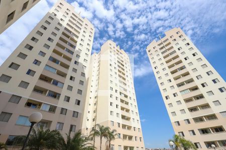 Apartamento à venda com 49m², 2 quartos e 1 vaga Apartamento à venda com 49m², 2 quartos e 1 vagaFachada