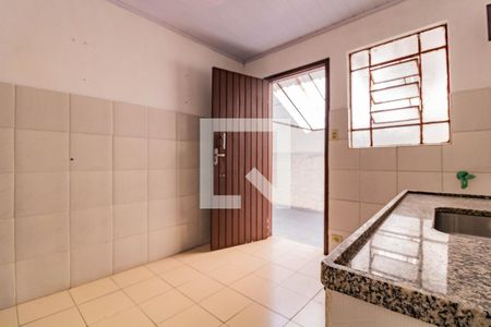 Cozinha de casa para alugar com 1 quarto, 20m² em Vila Campestre, São Paulo