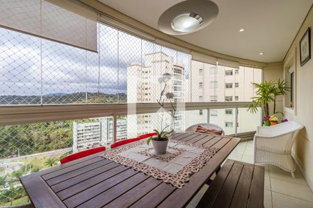 Apartamento à venda com 133m², 3 quartos e 2 vagasVaranda