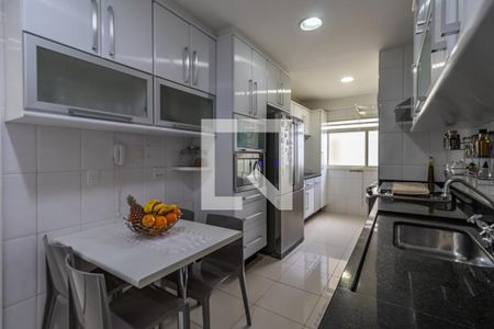 Apartamento à venda com 133m², 3 quartos e 2 vagasCozinha