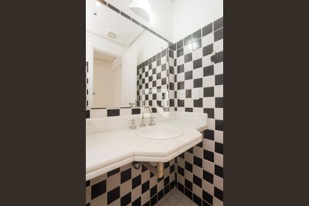 Lavabo de apartamento à venda com 1 quarto, 80m² em Moinhos de Vento, Porto Alegre