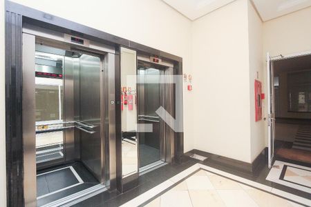 Apartamento à venda com 80m², 1 quarto e 2 vagas Apartamento à venda com 80m², 1 quarto e 2 vagasElevador