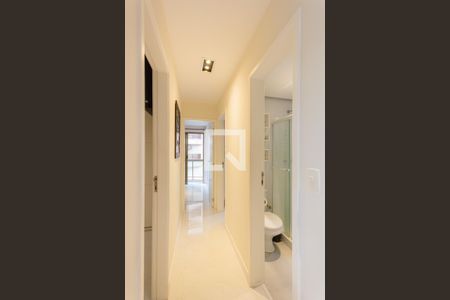 Corredor de apartamento para alugar com 3 quartos, 88m² em Barra da Tijuca, Rio de Janeiro