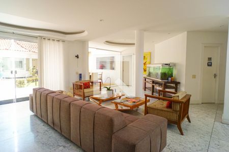 Sala de casa de condomínio à venda com 5 quartos, 654m² em Barra da Tijuca, Rio de Janeiro
