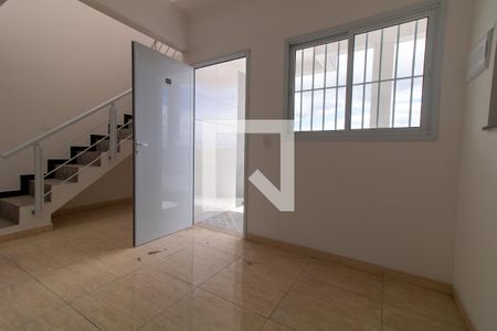 Casa de condomínio para alugar com 80m², 2 quartos e sem vagaSala