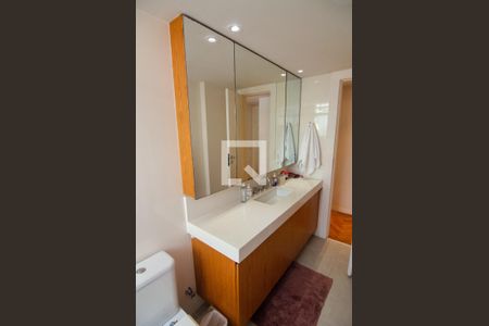 Apartamento à venda com 170m², 4 quartos e 1 vagaBanheiro do Quarto 3 & 4