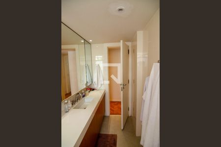 Apartamento à venda com 170m², 4 quartos e 1 vagaBanheiro do Quarto 3 & 4