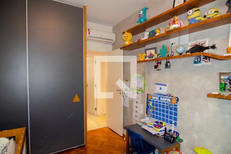 Apartamento à venda com 170m², 4 quartos e 1 vagaQuarto 2