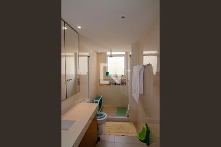 Apartamento à venda com 170m², 4 quartos e 1 vagaBanheiro Social