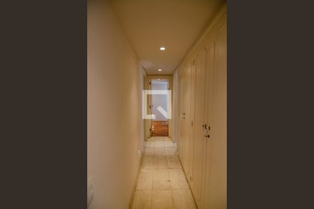 Apartamento à venda com 170m², 4 quartos e 1 vagaCorredor