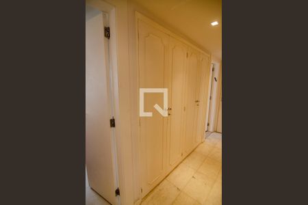 Apartamento à venda com 170m², 4 quartos e 1 vagaCorredor