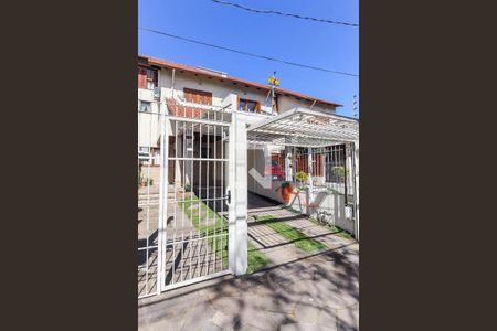 Fachada de casa à venda com 3 quartos, 225m² em Jardim Itu, Porto Alegre