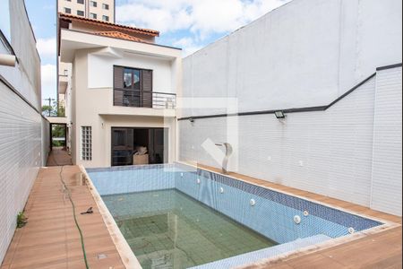 Casa à venda com 420m², 4 quartos e 7 vagasPiscina