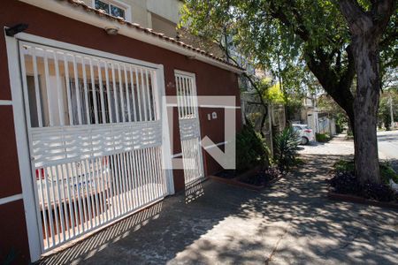 Casa à venda com 250m², 4 quartos e 4 vagasFachada