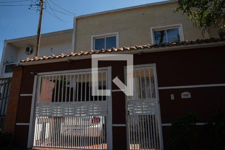 Casa à venda com 250m², 4 quartos e 4 vagasFachada