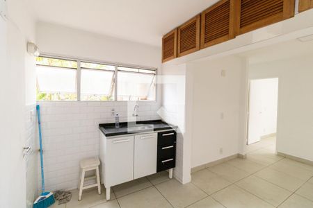 Apartamento para alugar com 80m², 3 quartos e 1 vaga Apartamento para alugar com 80m², 3 quartos e 1 vagaCozinha e Área de Serviço