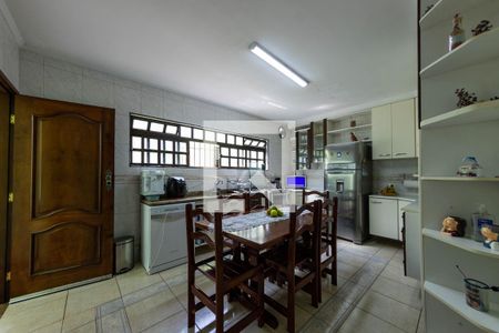 Casa à venda com 385m², 3 quartos e 3 vagasCozinha