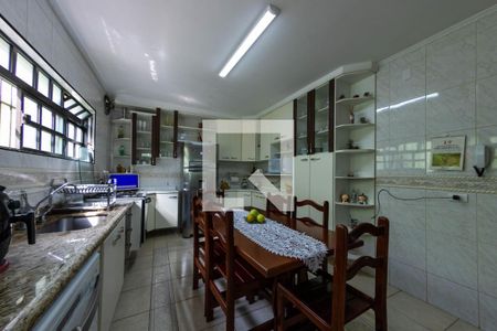 Casa à venda com 385m², 3 quartos e 3 vagasCozinha