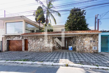 Casa à venda com 385m², 3 quartos e 3 vagasFachada