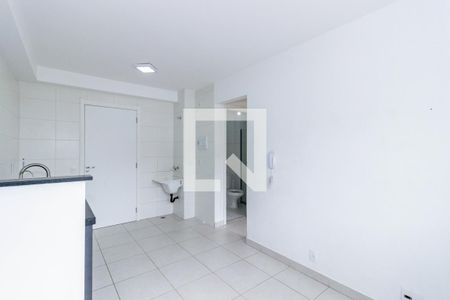 Sala / Cozinha Americana de apartamento para alugar com 2 quartos, 32m² em Piqueri, São Paulo