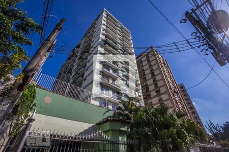 Apartamento para alugar com 203m², 3 quartos e 2 vagas Apartamento para alugar com 203m², 3 quartos e 2 vagasFachada