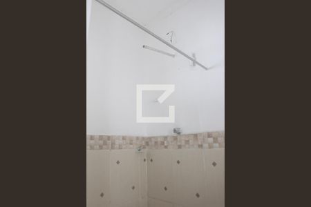 Banheiro de kitnet/studio para alugar com 1 quarto, 18m² em Jardim Bonfiglioli, São Paulo