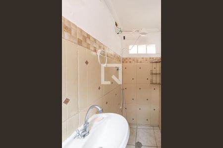 Banheiro de kitnet/studio para alugar com 1 quarto, 25m² em Jardim Bonfiglioli, São Paulo