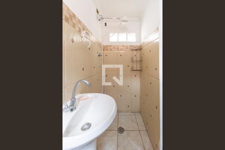 Banheiro de kitnet/studio para alugar com 1 quarto, 25m² em Jardim Bonfiglioli, São Paulo