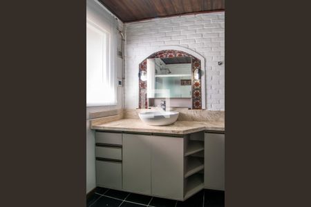 Casa à venda com 370m², 4 quartos e 3 vagasBanheiro da Suíte