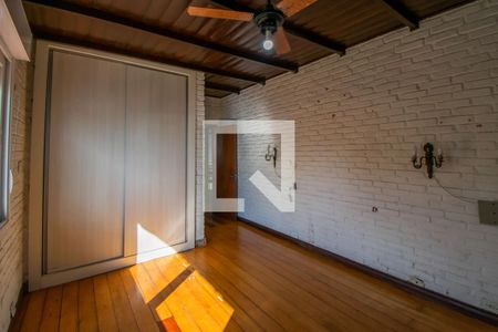 Casa à venda com 370m², 4 quartos e 3 vagasSuíte