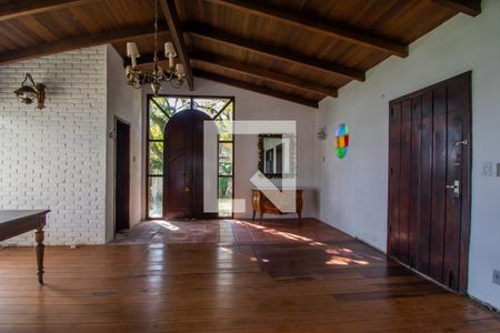 Sala de casa à venda com 4 quartos, 370m² em Tristeza, Porto Alegre