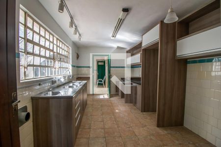 Casa à venda com 370m², 4 quartos e 3 vagasCozinha