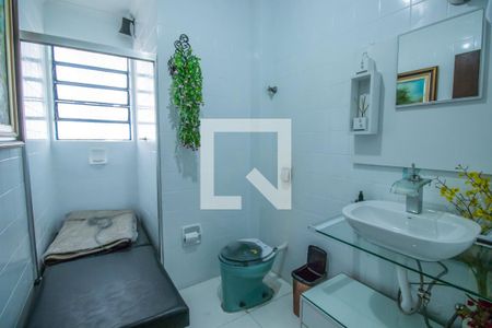 Casa à venda com 170m², 2 quartos e 2 vagasBanheiro 