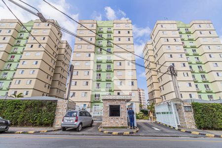 Casa à venda com 49m², 2 quartos e 1 vaga Casa à venda com 49m², 2 quartos e 1 vagaFachada