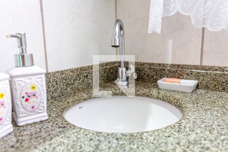 Casa à venda com 49m², 2 quartos e 1 vaga Casa à venda com 49m², 2 quartos e 1 vagaDetalhe do Banheiro