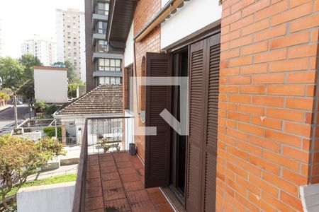 Sacada de apartamento à venda com 3 quartos, 135m² em Passo da Areia, Porto Alegre