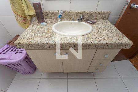 Casa à venda com 126m², 3 quartos e 2 vagasBanheiro social