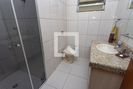 Casa à venda com 126m², 3 quartos e 2 vagasBanheiro social
