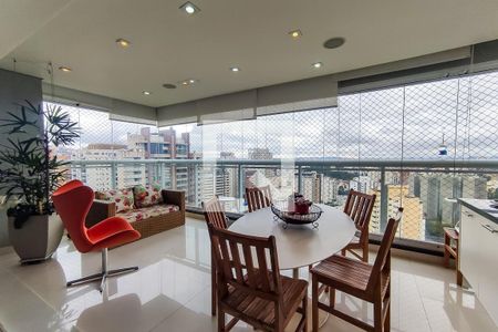 Apartamento à venda com 186m², 3 quartos e 4 vagasVaranda